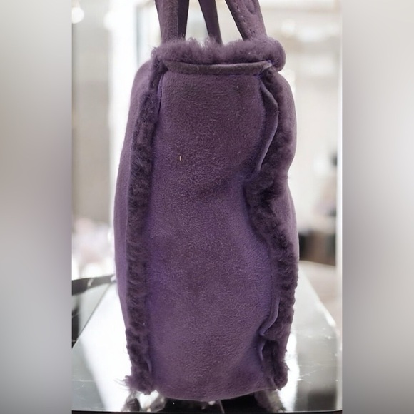 GUC Authentic Chanel 2000s Purple Shearling Mini Logo Bag with Dustbag & Cards - Picture 5 of 16